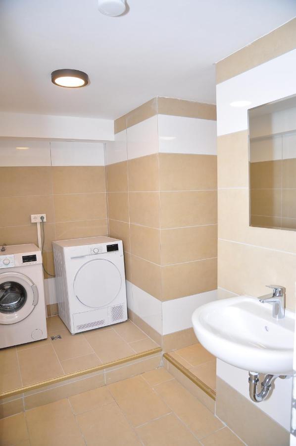 Weisenau Plaza Hostel Mainz Bagian luar foto