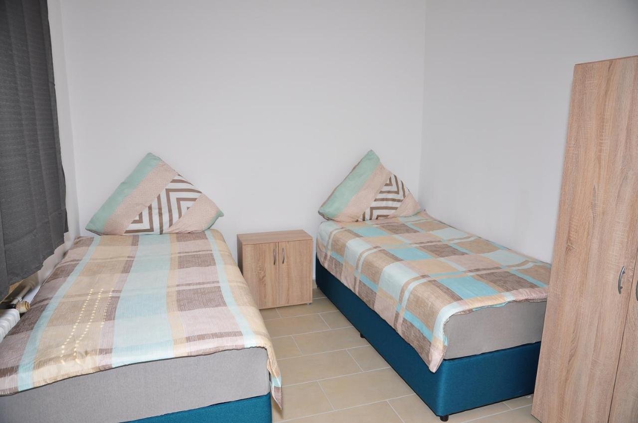 Weisenau Plaza Hostel Mainz Bagian luar foto