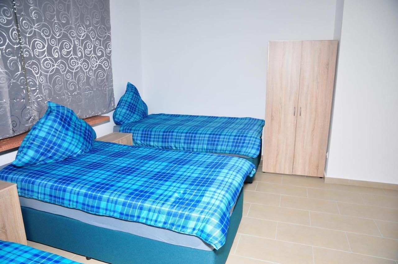 Weisenau Plaza Hostel Mainz Bagian luar foto