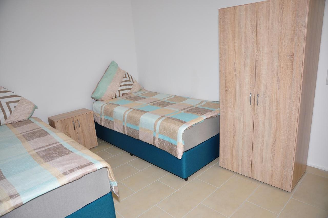 Weisenau Plaza Hostel Mainz Bagian luar foto