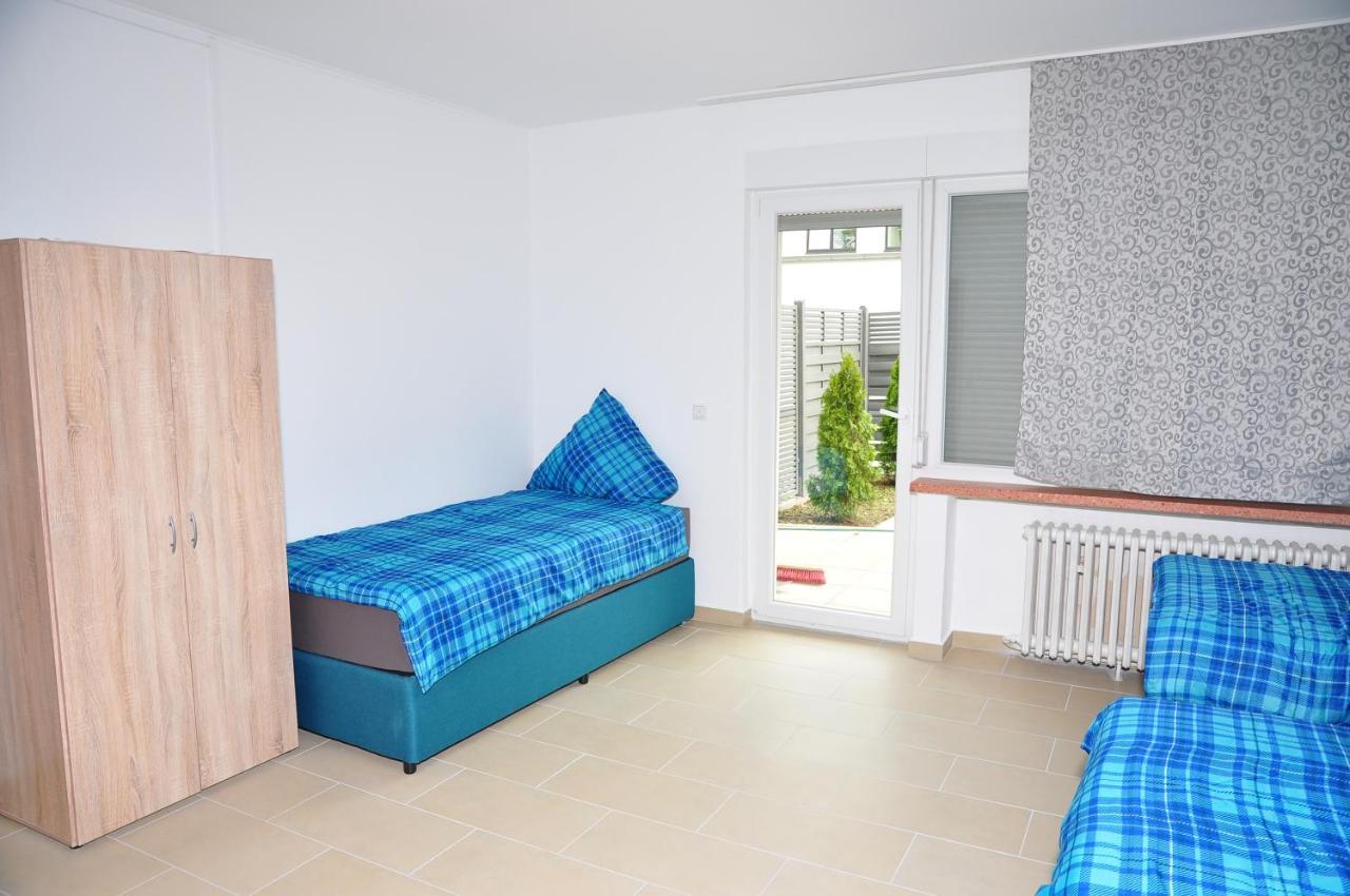 Weisenau Plaza Hostel Mainz Bagian luar foto