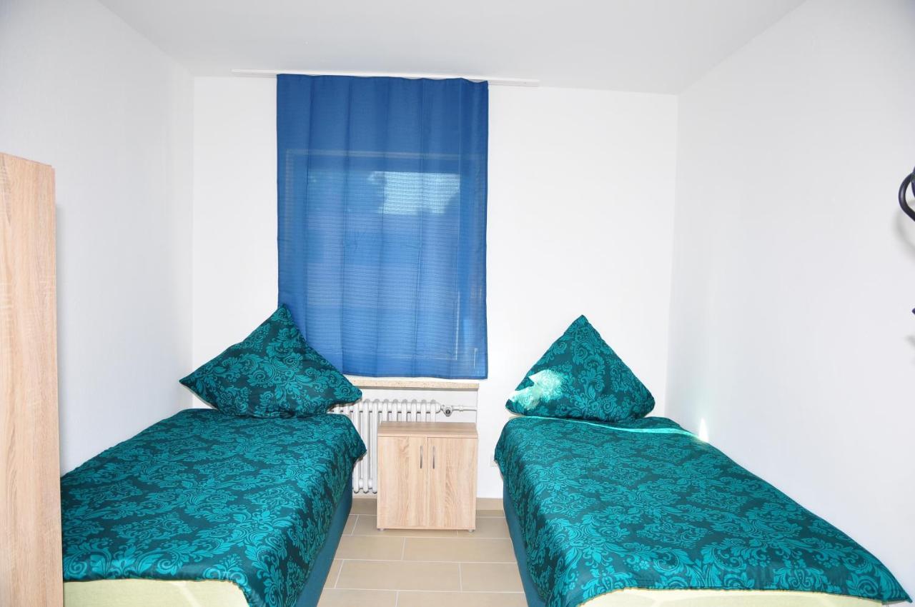 Weisenau Plaza Hostel Mainz Bagian luar foto