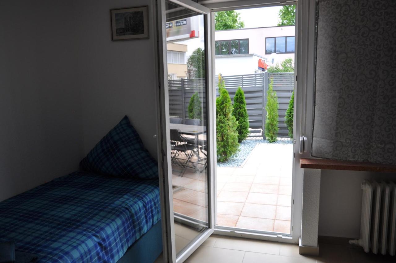 Weisenau Plaza Hostel Mainz Bagian luar foto